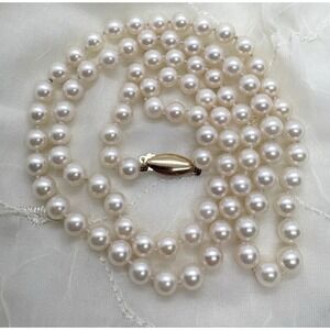REAL Classic Pearl Necklace with Gold Clasp